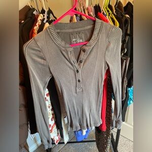 AWRIE SIZE SMALL CHARCOAL RIBBED HENLEY